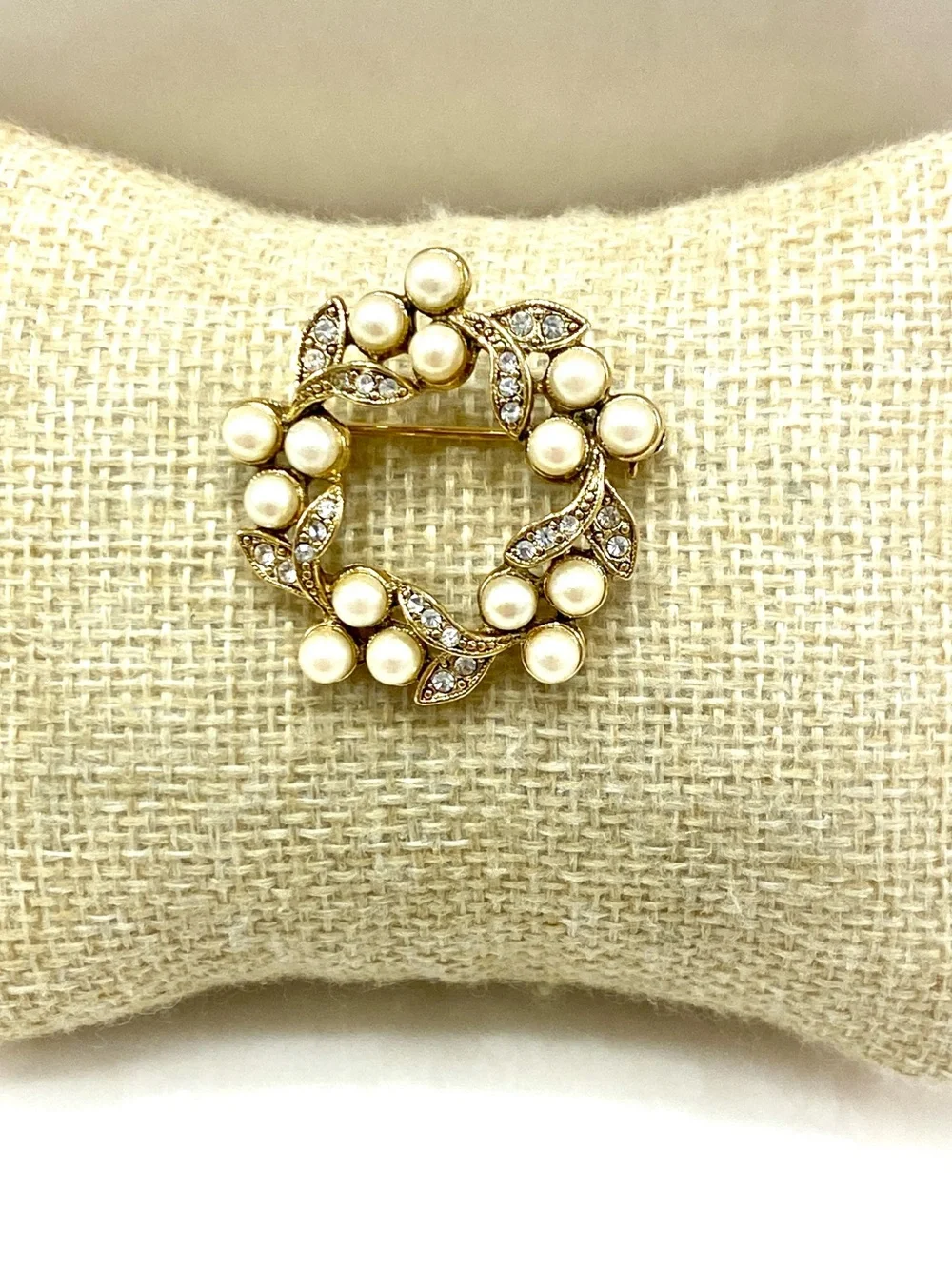 Vintage Gold Pearl and Crystal Wreath Brooch - Elegant Accent
